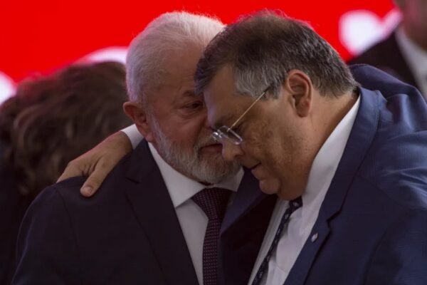 Nova cúpula do Congresso pretende pressionar Lula por ministérios e emendas
