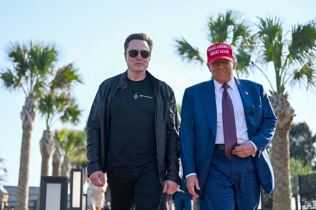X, de Musk, aceita pagar US$ 10 milhões a Trump para encerrar processo sobre suspensão de sua conta, diz jornal