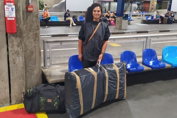 Mulher que pediu demissão para pedalar do litoral de SP à Bahia retorna após 3 meses: ‘não queria mais parar’