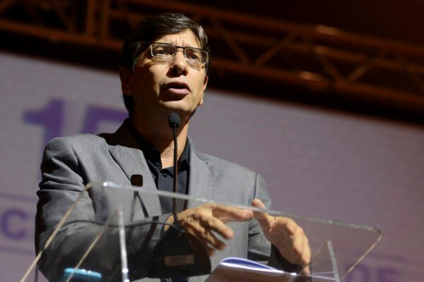 Servidores do IBGE denunciam brecha para venda de dados em novo acordo da instituição