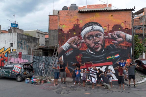 Corinthians: Memphis Depay visita Taboão da Serra e conhece grafite em sua homenagem