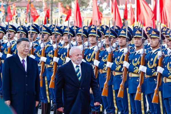 Lula vai viajar para a China em maio