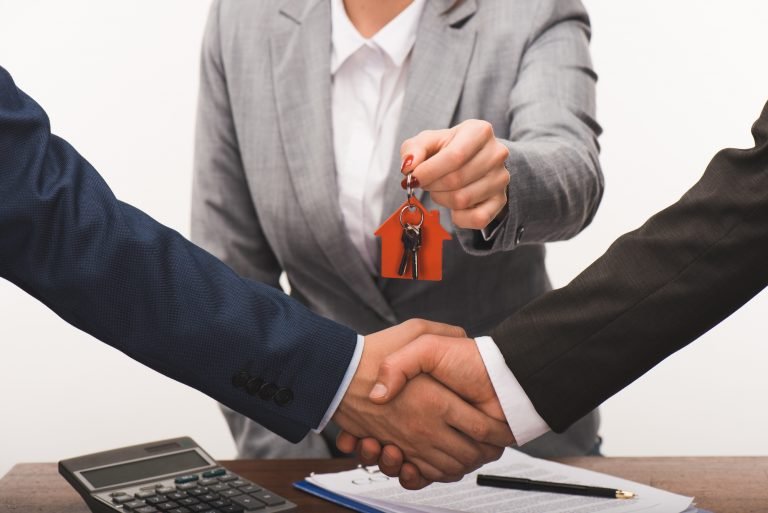 Proposta regulamenta atuação de advogado no setor imobiliário