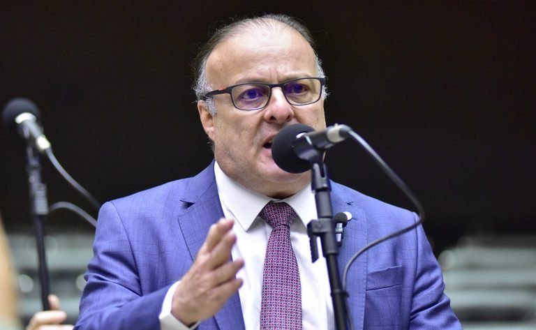 Projeto aumenta penas de crimes contra pessoas com deficiência ou idosas