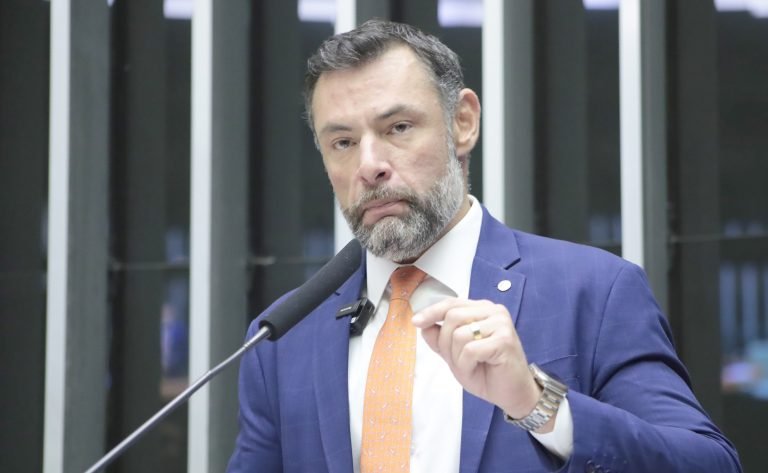 Projeto cria regras para doações estrangeiras destinadas ao socorro em desastres naturais