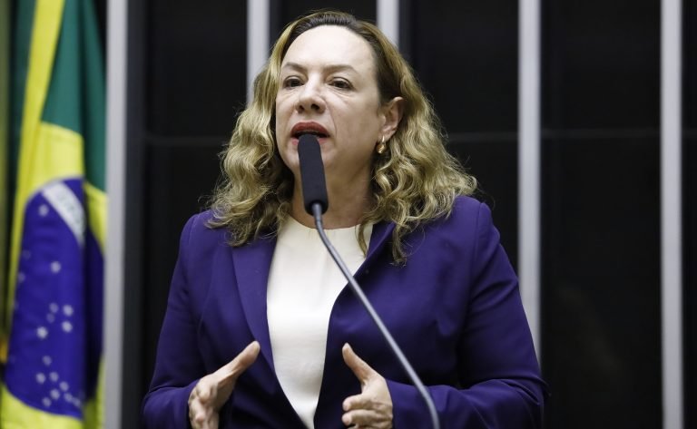 Projeto torna obrigatória existência de delegacia da mulher em eventos esportivos