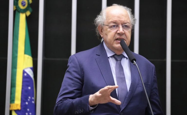 Proposta sobre semipresidencialismo divide opiniões na Câmara