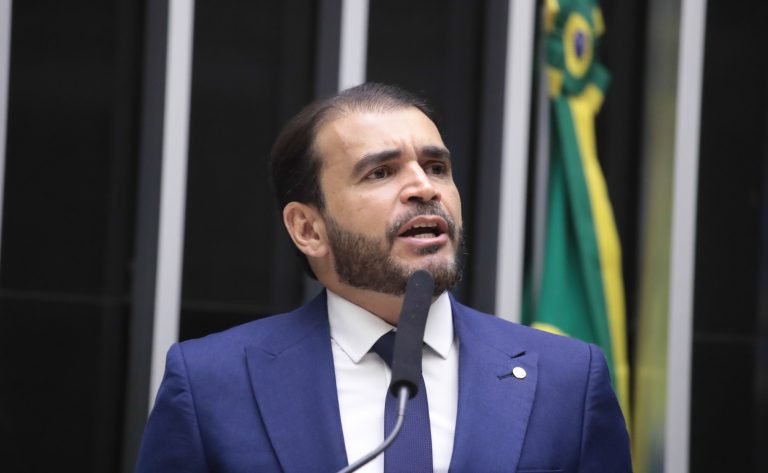 Projeto limita apostas por pessoas isentas do Imposto de Renda