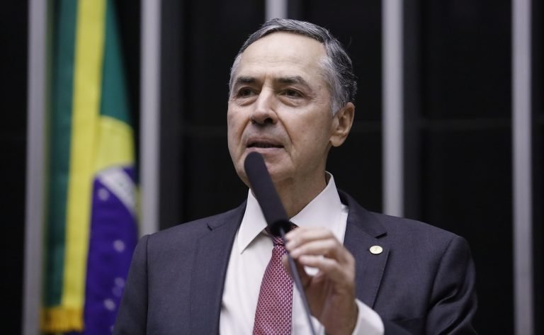Presidente do STF defende harmonia e união dos Poderes a partir da Constituição