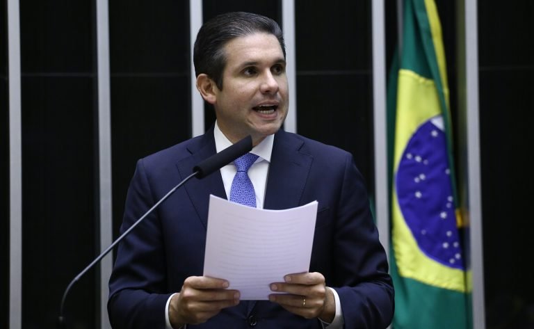 Hugo Motta diz que vai discutir qualquer assunto com tranquilidade e seriedade