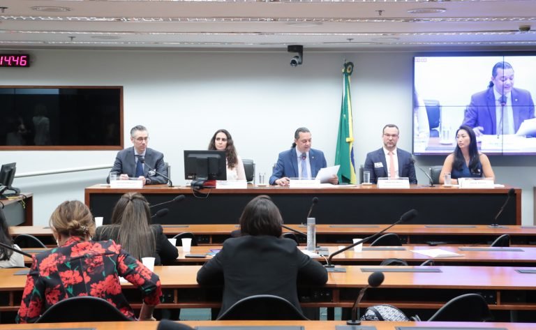 Especialistas cobram novas portarias para garantir terapia nutricional a paciente com câncer