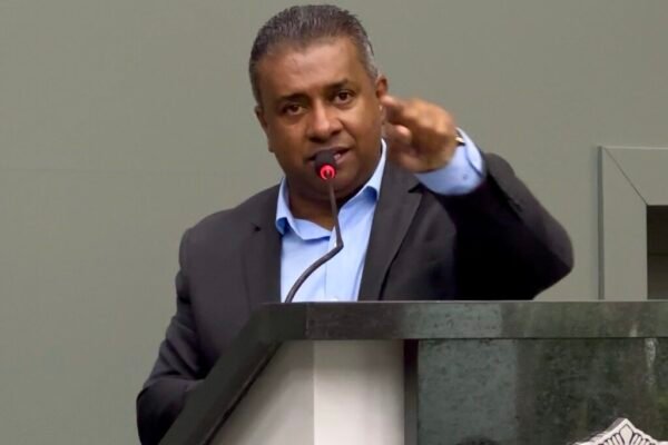 Vereador Índio Silva Denuncia Atrasos de Salários e Pressiona Secretário de Finanças em Embu das Artes