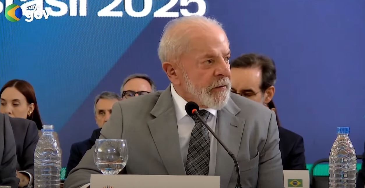 Brics: Lula defende OMS, diz que Brasil proporá ‘governança’ para a IA e critica ‘quem aposta no caos’