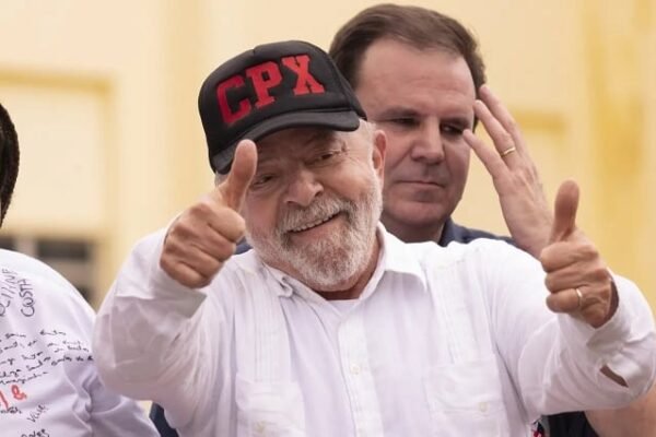 ‘Guerra dos bonés’: empresa que criou item ‘CPX’ usado por Lula aposta em novo adereço