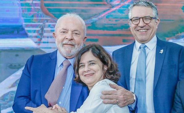 Com medo de evento vazio, Padilha adia posse no Ministério da Saúde