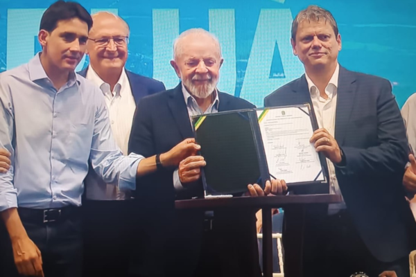 Lula e Tarcísio lançam edital do Túnel Santos-Guarujá em clima amistoso: ‘vontade política’, diz presidente