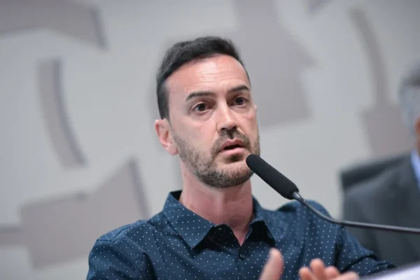 ‘The fake judge’: o documentário de Sérgio Tavares, jornalista detido por Moraes