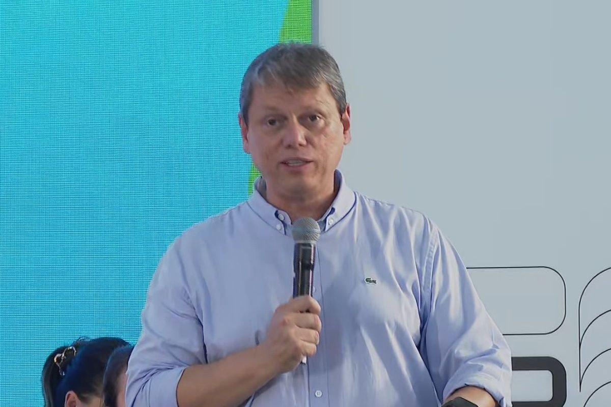 Governador de SP anuncia R$ 7,5 bi para saneamento na Baixada Santista e tubulação subaquática até Guarujá