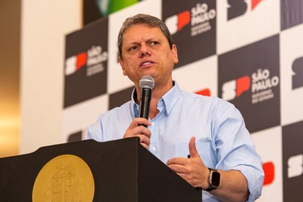 Crime organizado controla mais de mil postos de gasolina, diz Lewandowski