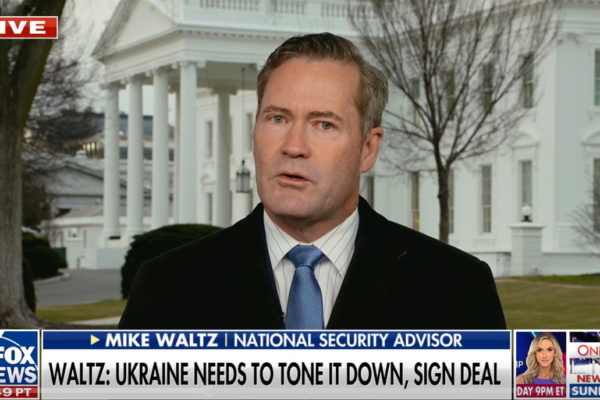 EUA pedem para Zelensky ‘baixar o tom’ e assinar rapidamente acordo sobre minerais proposto pela Casa Branca