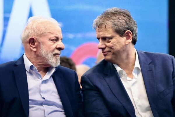 Lula enaltece trabalho com Tarcísio, mas diz que relação não é ‘casamento’, e governador brinca: ‘Ainda bem’