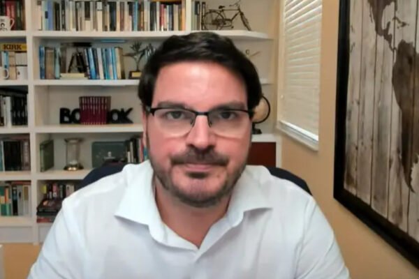 Constantino: julgamento de Bolsonaro é mera ‘encenação’