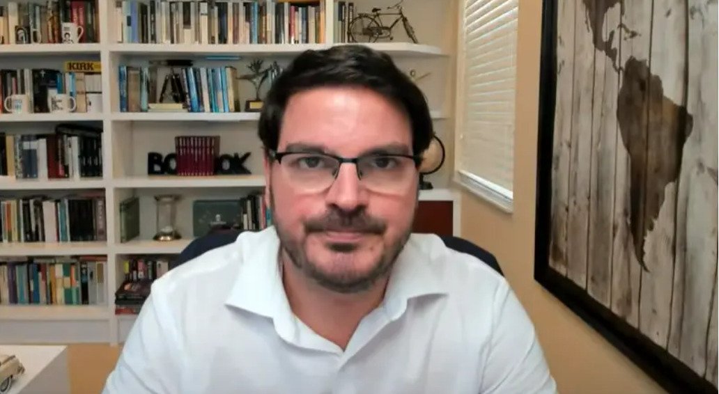 Constantino: julgamento de Bolsonaro é mera ‘encenação’