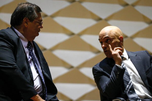 Os imparáveis militantes políticos togados