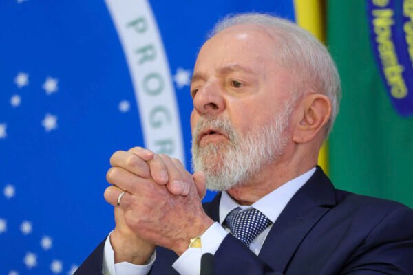 Maioria dos brasileiros afirma que governo Lula é pior do que se esperava