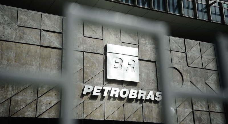 Petrobras anuncia descoberta em poço na Bacia de Campos