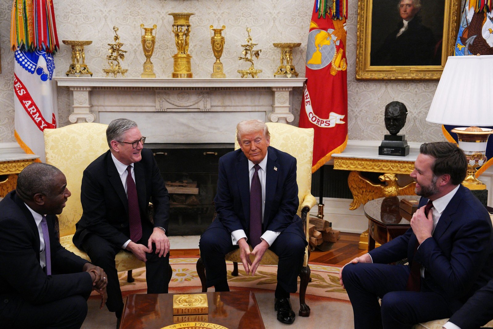 Em espetáculo deprimente, Trump foi transparente ao desprezar Zelensky e legitimar Putin