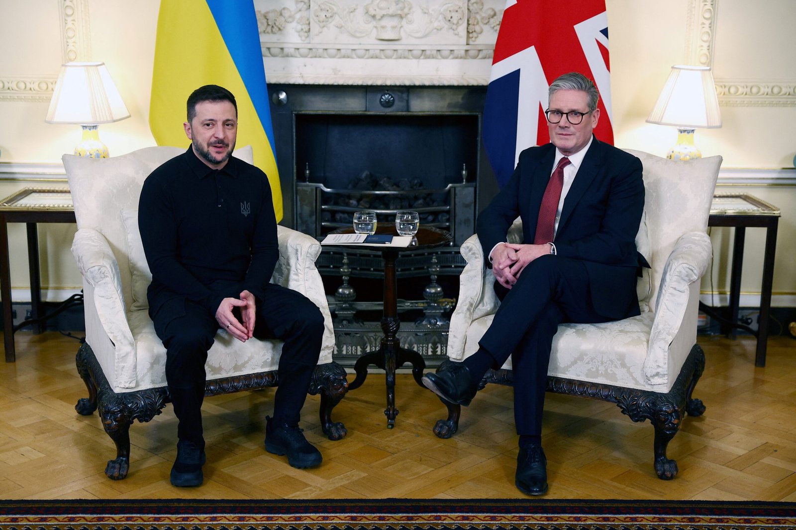 Zelensky se encontra com premiê britânico e rei Charles III