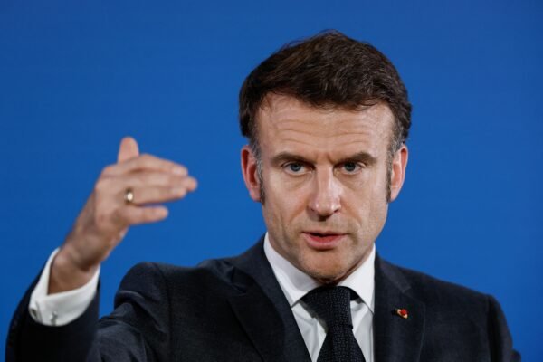 Macron diz que Putin é ‘imperialista revisionista’ e chama Rússia de ‘ameaça duradoura’ para a Europa