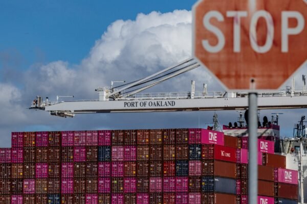 Balaça comercial brasileira registra primeiro déficit em fevereiro desde 2022