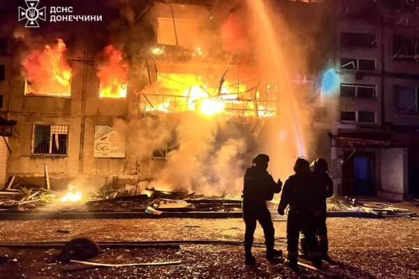 Ataques russos com mísseis e drones deixam 14 mortos e 37 feridos na Ucrânia