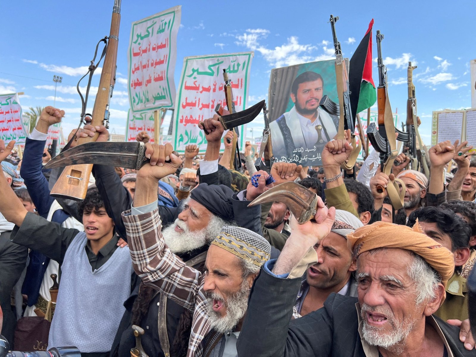 Trump pede que Irã deixe de enviar ajuda militar aos Houthis