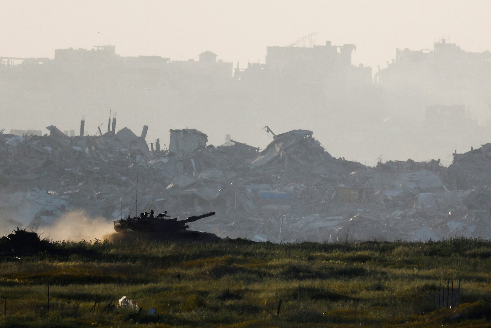 Israel anuncia retomada de operações militares terrestres em Gaza