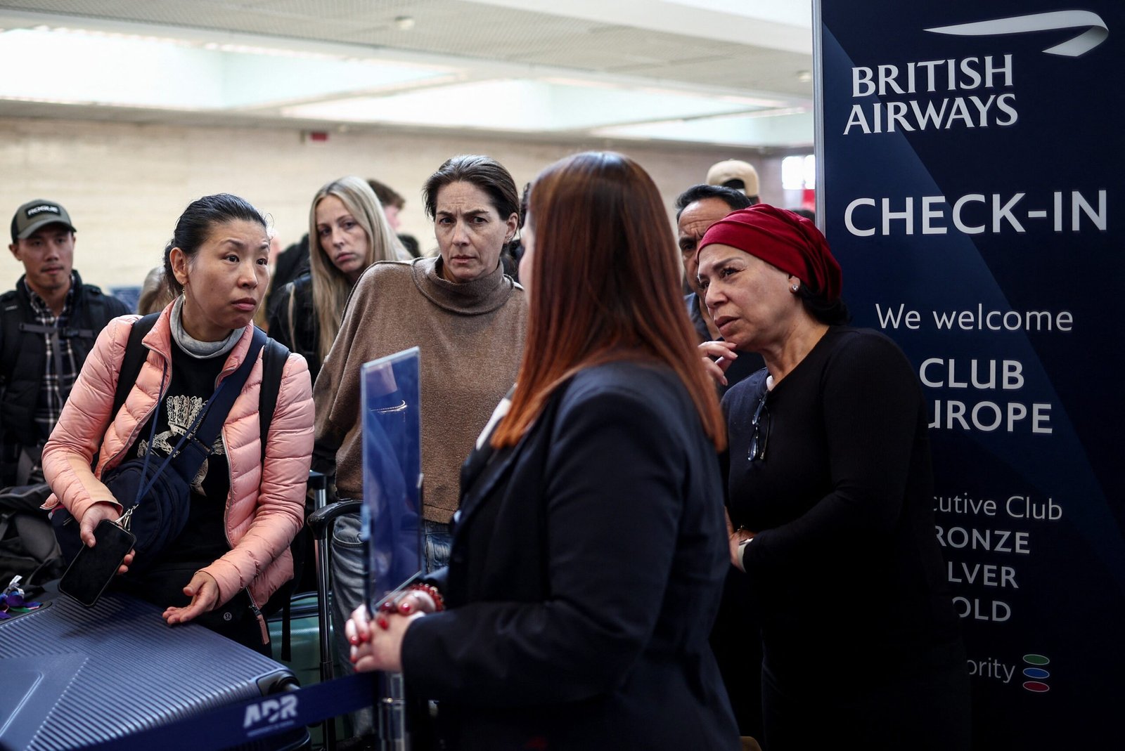 Heathrow fechado impacta milhares: passageiros lamentam cancelamento de voos nas redes sociais: ‘Pesadelo’