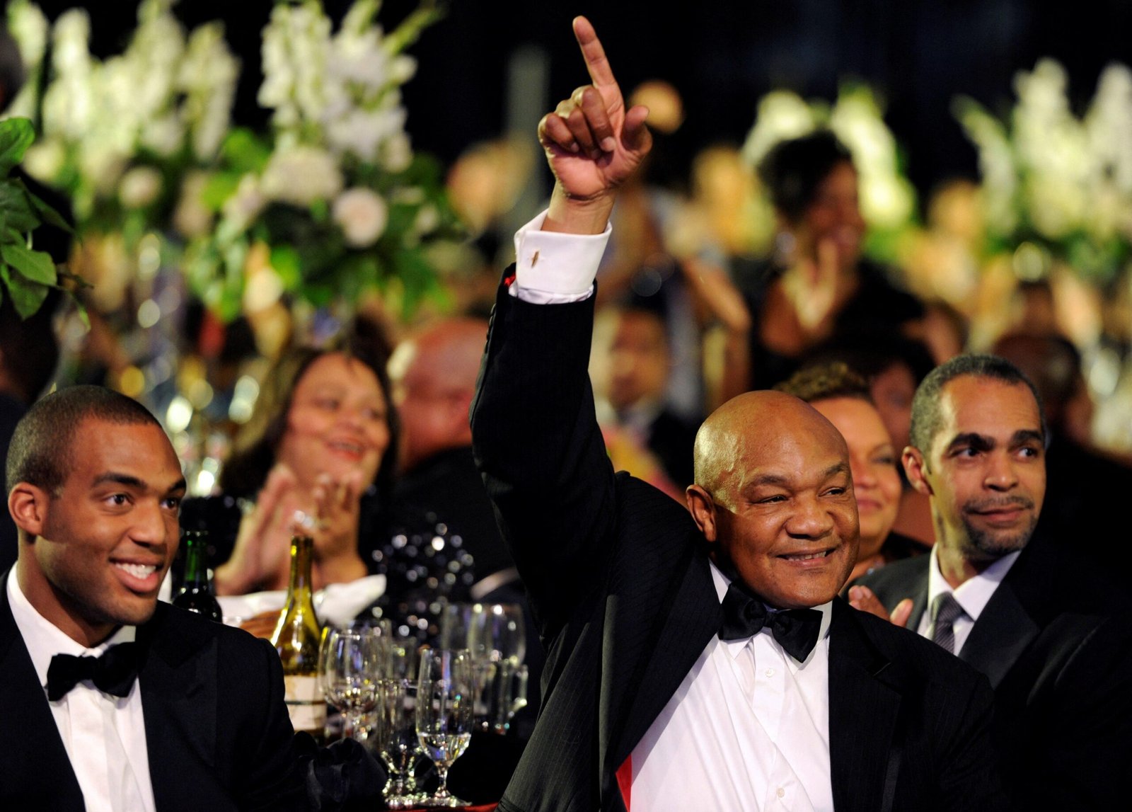 George Foreman, lenda do boxe, morre aos 76 anos
