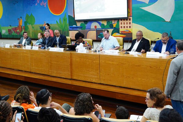 Comissão de Finanças elege vereadora Ana Carolina Oliveira como vice-presidente
