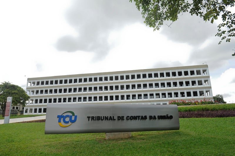 Transparência Brasil aciona TCU contra penduricalho criado por Alcolumbre