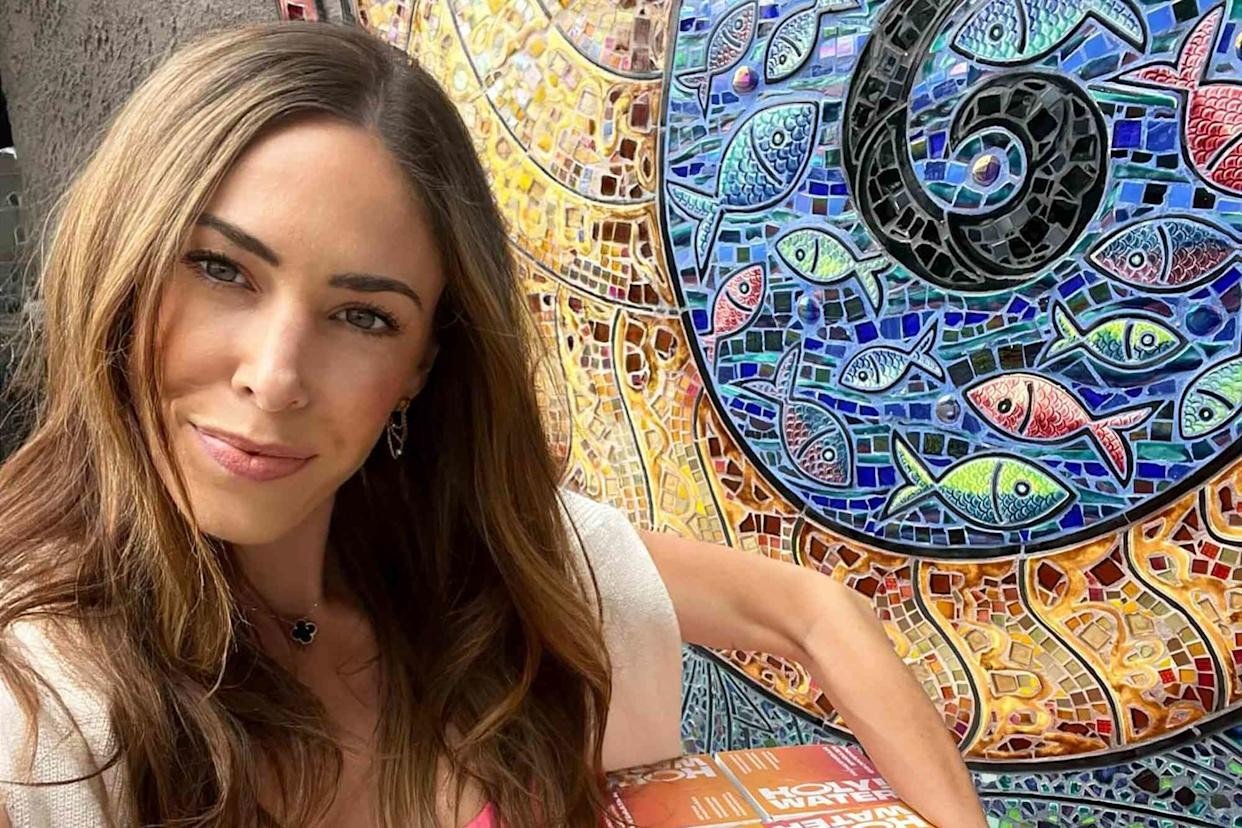 Atriz de ‘American Pie’ diz que ficou 12 dias presa nos Estados Unidos por apenas solicitar visto americano