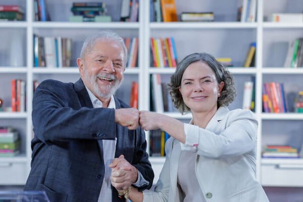 Reforma ministerial: PT, de Lula, ganha espaço no alto escalão