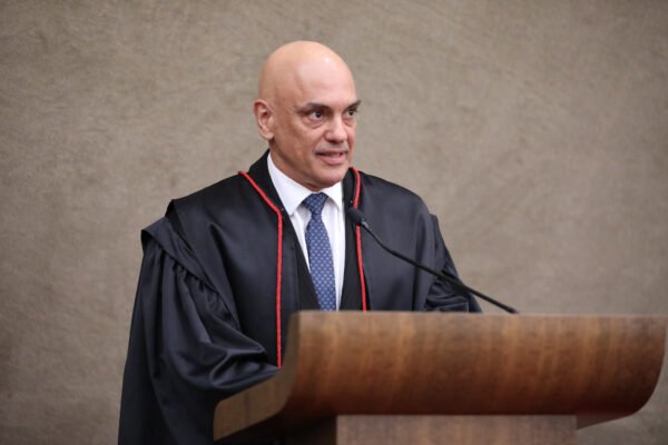 Procurador é punido por criticar resolução do TSE