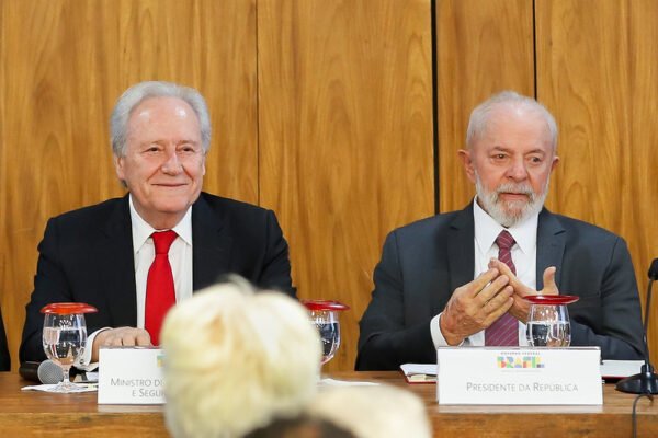 Sinesp: Lula 3 está atrás de Bolsonaro em apreensões de armas ilegais