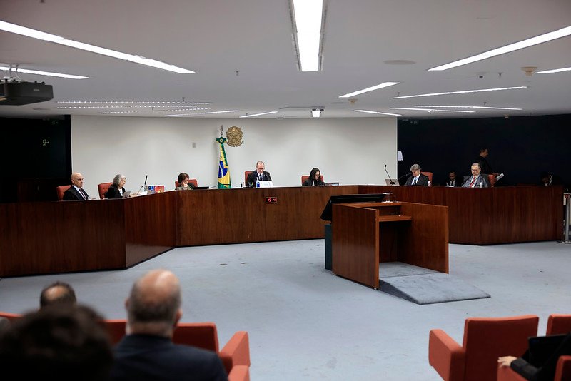 Barroso convoca sessão extraordinária para analisar recursos de Bolsonaro e Braga Netto