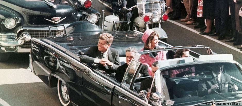 Documentos secretos sobre morte de John Kennedy serão divulgados nesta terça-feira, diz Trump