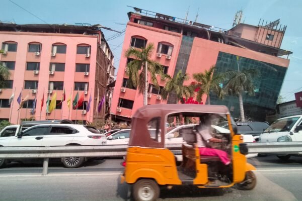 Mianmar é governado por junta militar; informações sobre terremoto são precárias