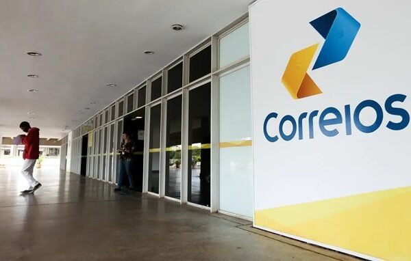 Transportadoras dos Correios ameaçam parar por falta de pagamento