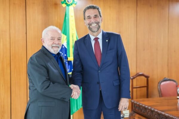 Governo Lula trava criação de grupo fiscalizador das contas de Itaipu
